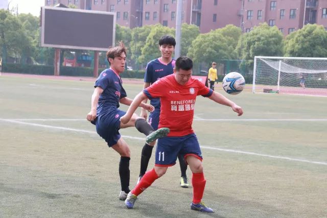 邮报：马奎尔、姆伯莫、舍什科等人都预计本周四到队参加曼联集训